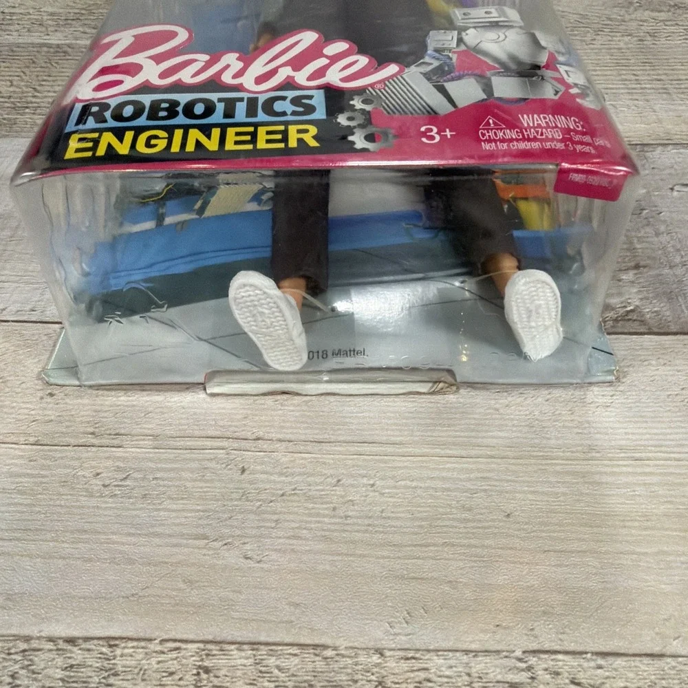 Barbie Robotics Engineer Doll 2018 Career of the Year Blonde Robot Laptop NIB